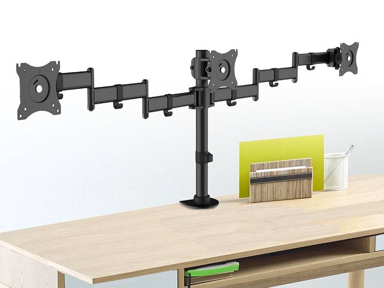 Stolový držiak na 3 monitory v rade vedľa seba, možnosť natočenia do paraboly aj hyperboly alebo ponechania v rovine, nezávislé polohovanie monitorov - Fiber Mounts M6C91