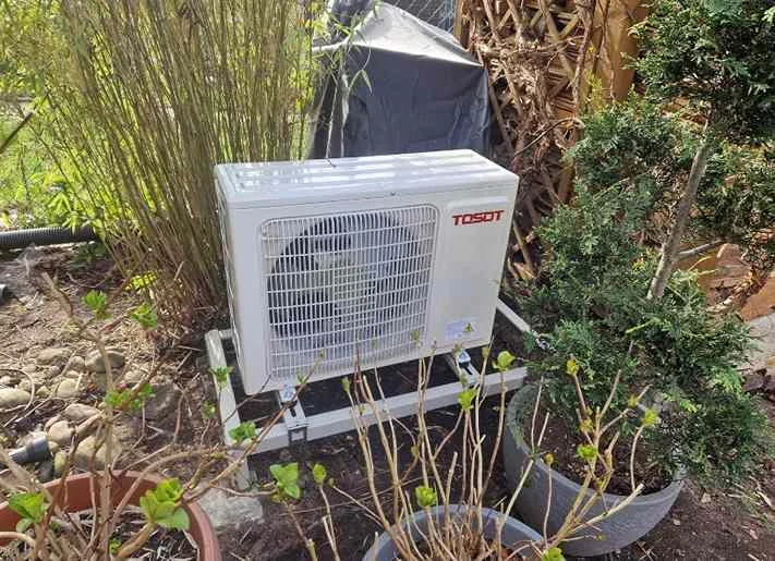 Držiak klimatizácie tepelného čerpadla Fiber Mounts M8C64